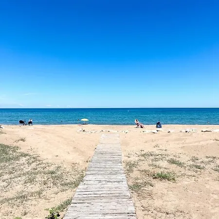 アパート Holiday Beach Apartment